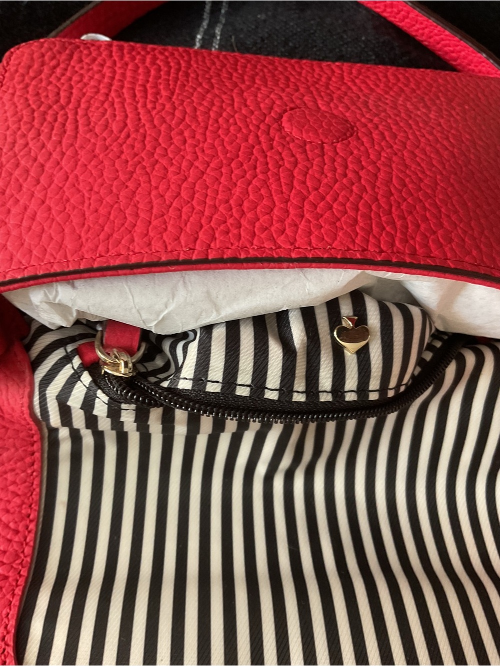 kate spade Pebbled Leather Crossbody in Bright Red. One size. NWOT. Never used. - Picture 6 of 11